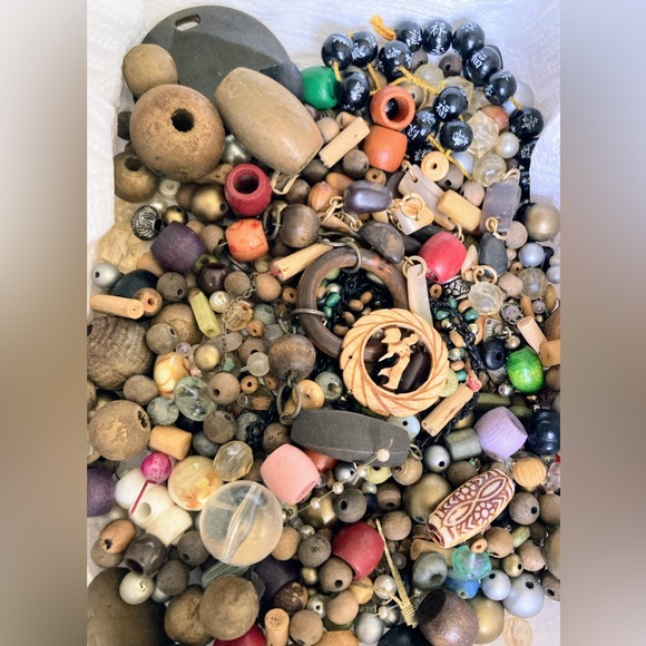 Earth Tones Bead Soup Mixed Loose Beads Mostly Wood Beads Jewelry Making Craft - Picture 1 of 4